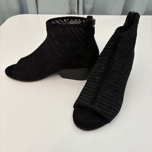 Ankle‎ Bootie 7.5 Black Peep Toe Eileen Fisher Luxury Classic Mob Wives